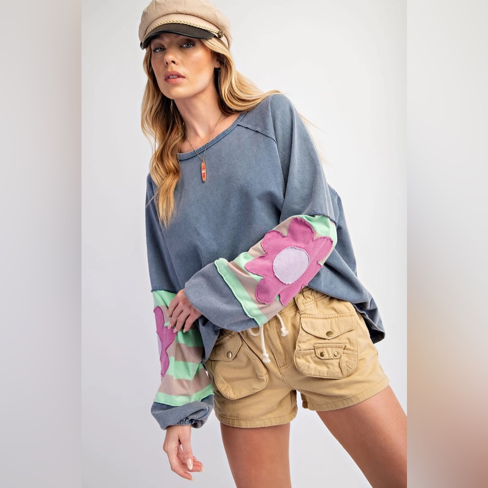 PETAL PERFECT FLOWER PATCH WASHED PULLOVER
Size Small New With Tags